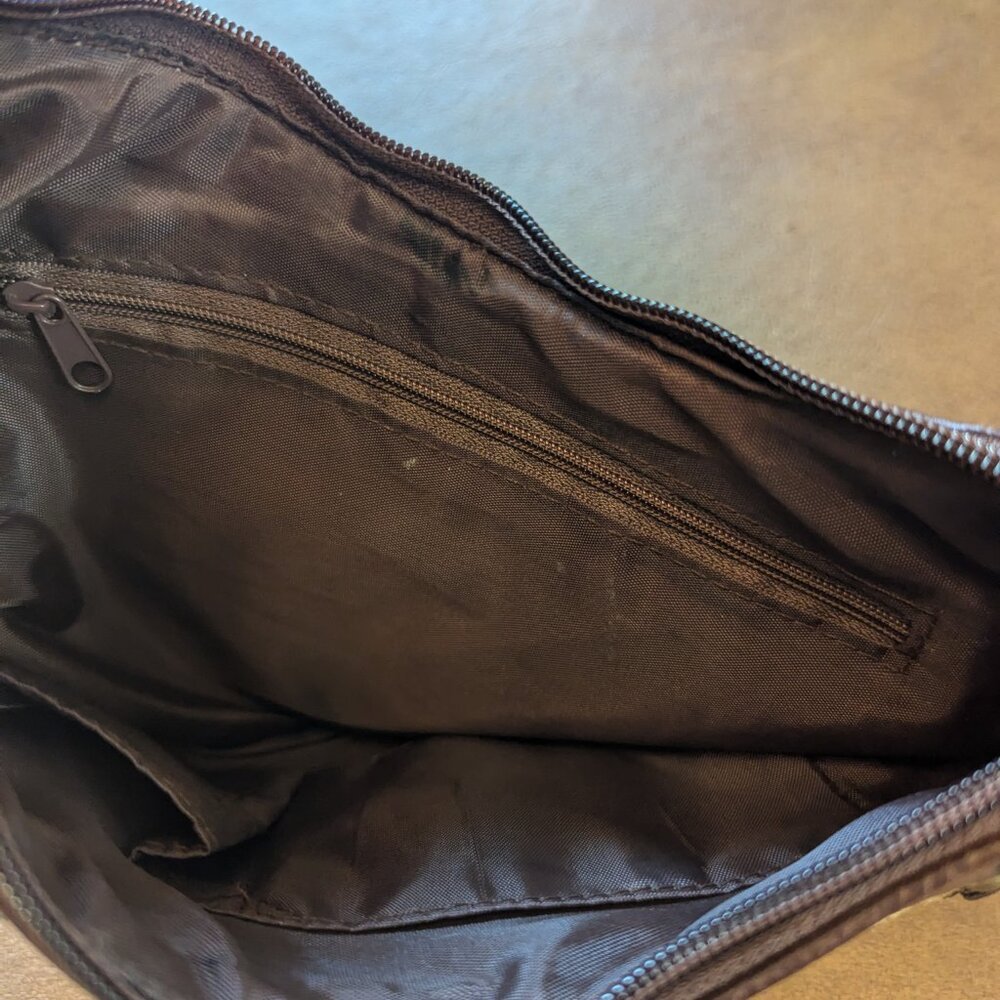 Embossed Purse - Picture 4 of 5
